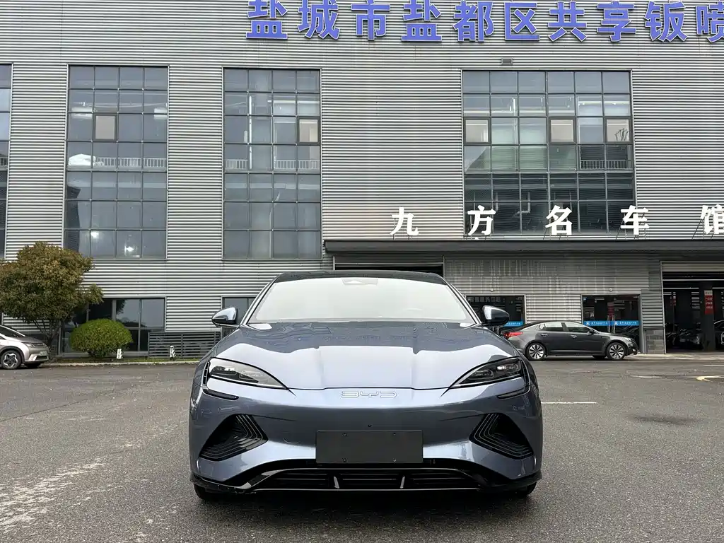BYD Seal — фото 3