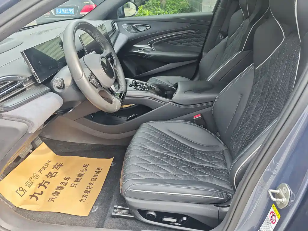 BYD Seal — фото 7
