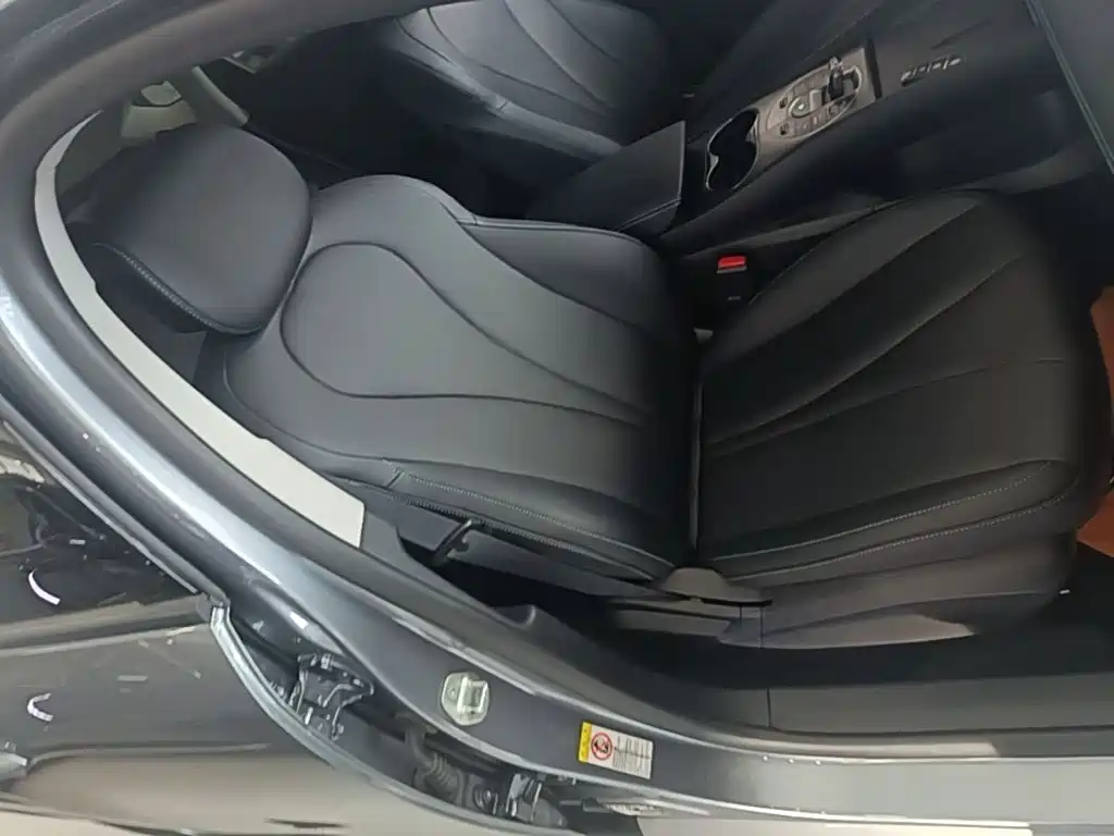 BYD Seal 05 DM-i — фото 25