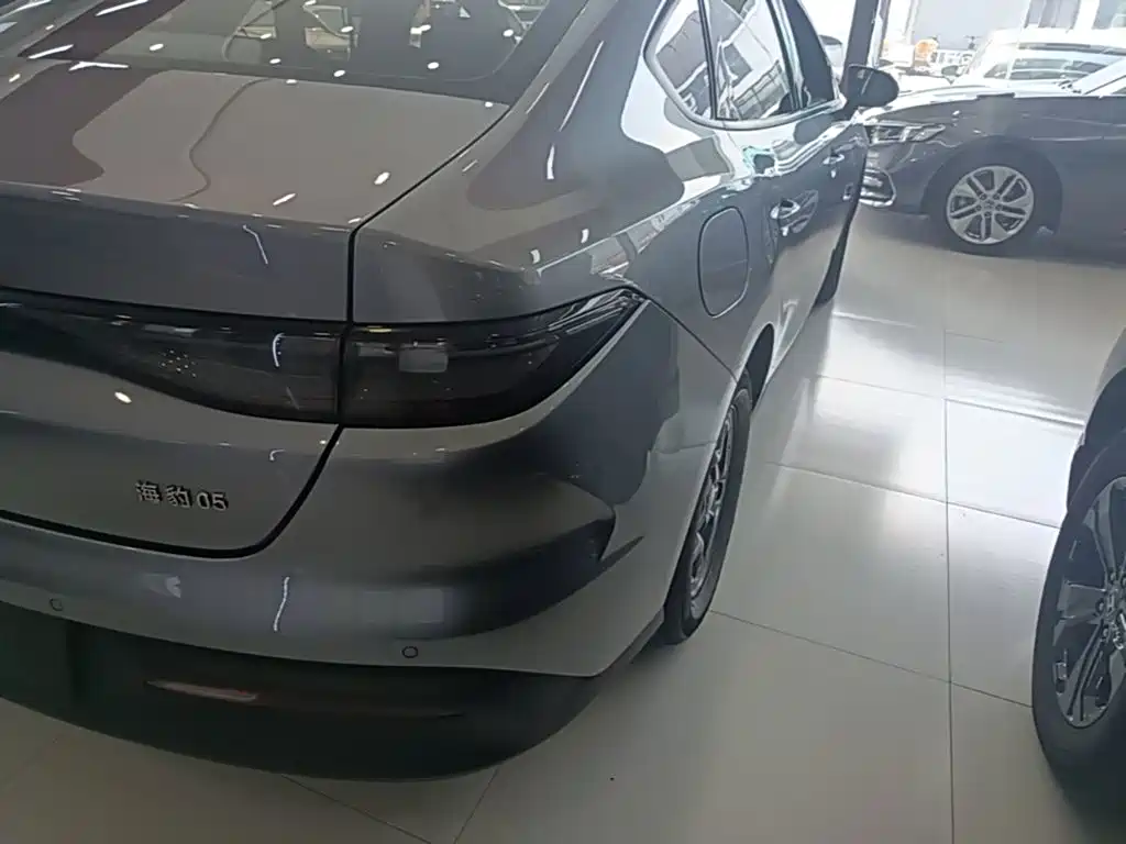 BYD Seal 05 DM-i — фото 8