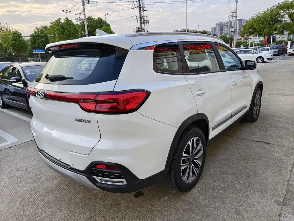 Chery Tiggo 8 — фото 6