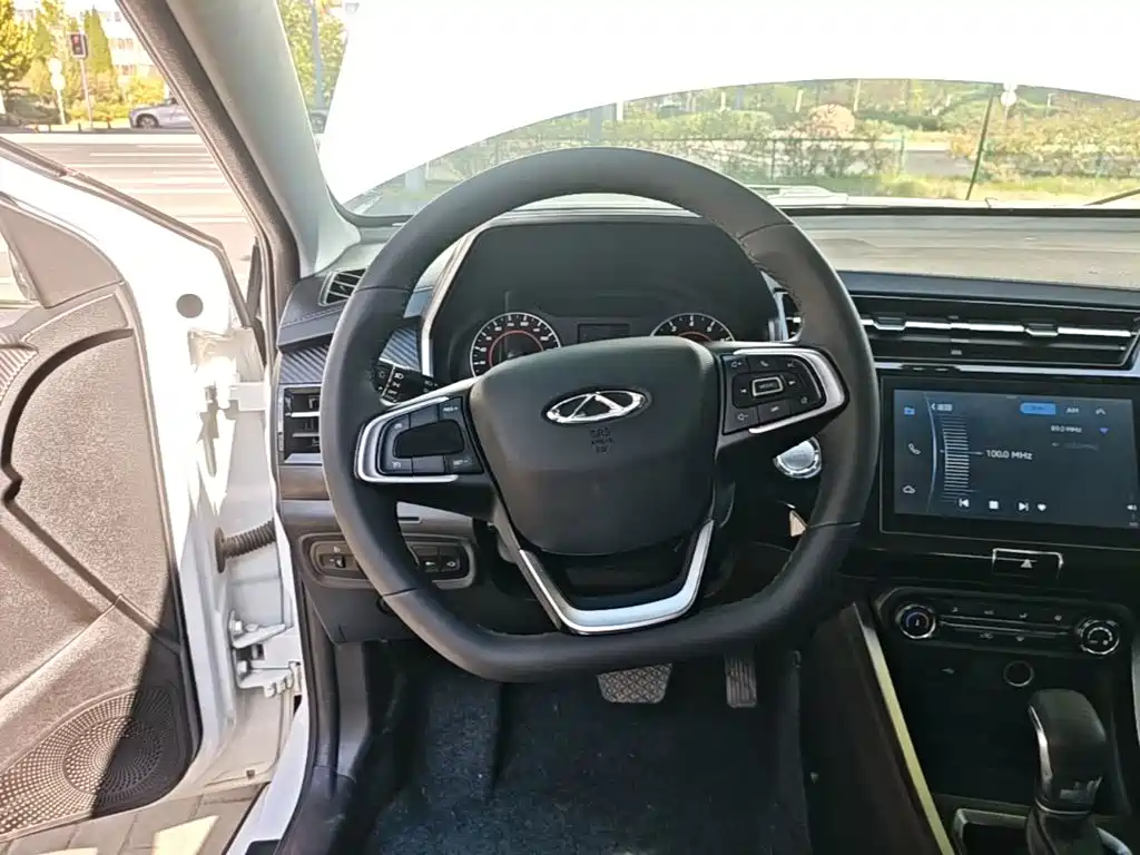 Chery Tiggo 3x — фото 10