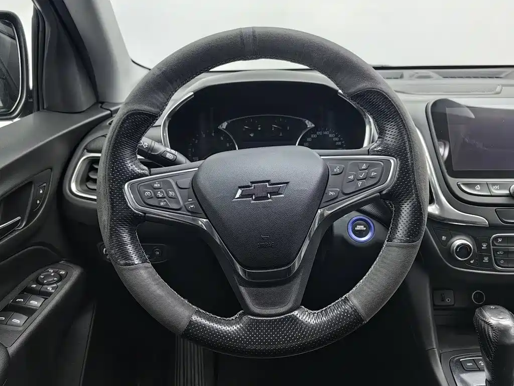 Chevrolet Equinox — фото 11