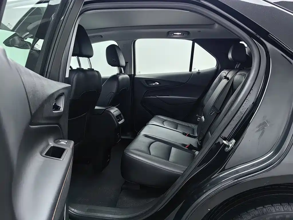 Chevrolet Equinox — фото 15