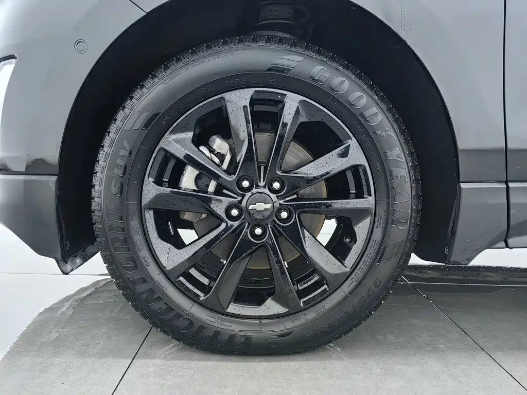 Chevrolet Equinox — фото 17