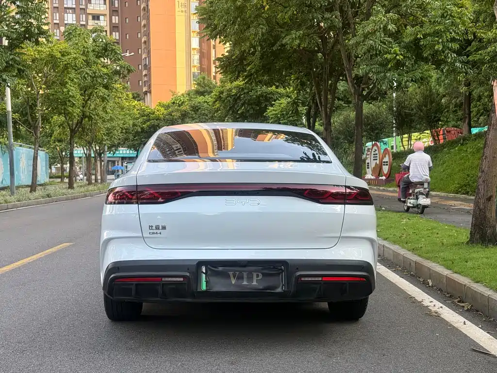 BYD Qin L — фото 11