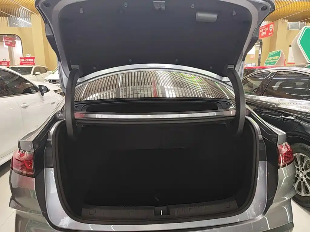 BYD Qin L — фото 19