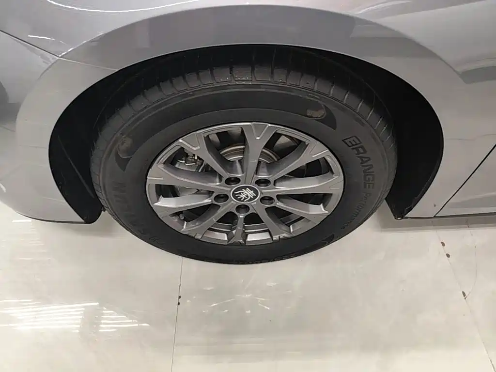 BYD Qin L — фото 23