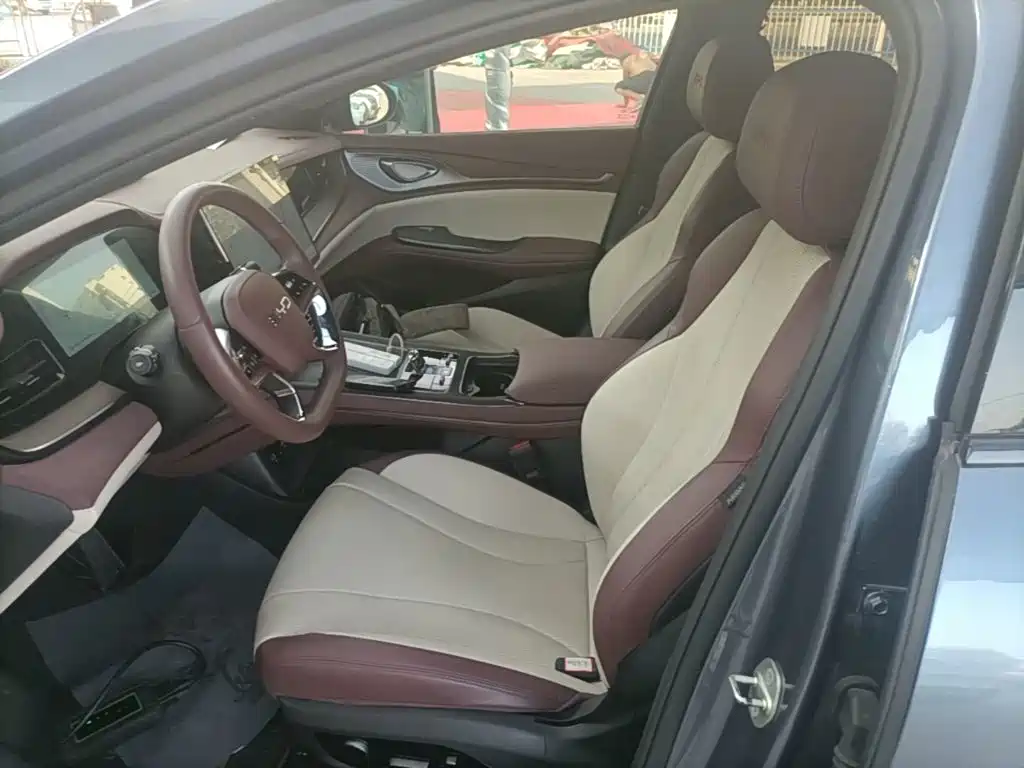 BYD Seal — фото 15