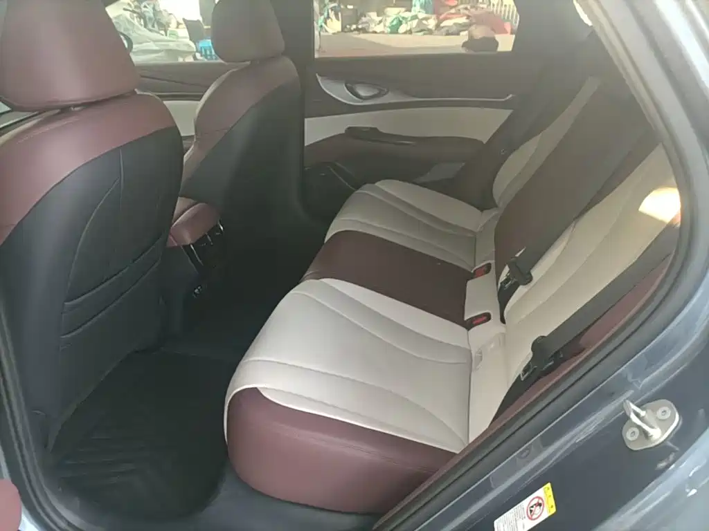 BYD Seal — фото 17