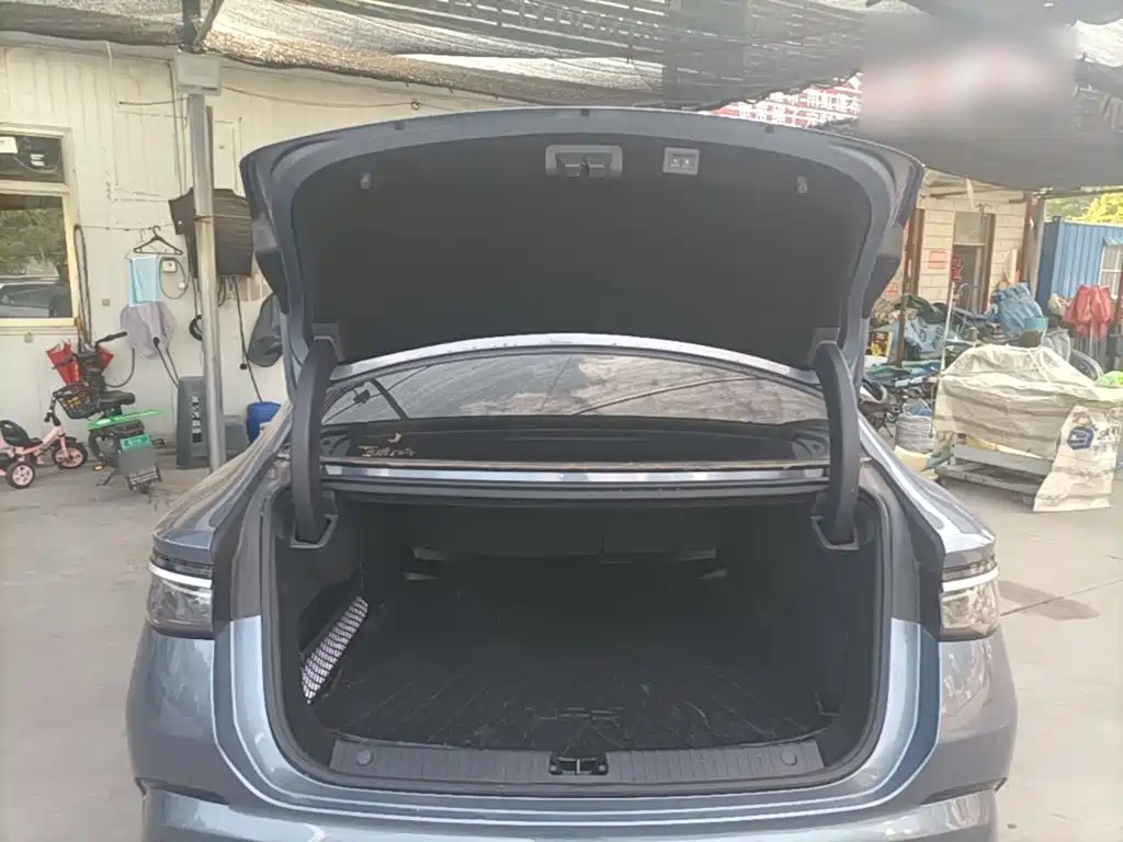 BYD Seal — фото 19