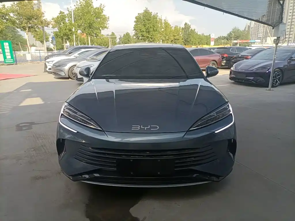 BYD Seal — фото 3