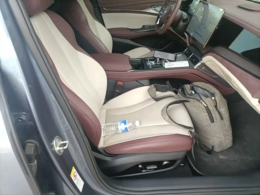 BYD Seal — фото 25
