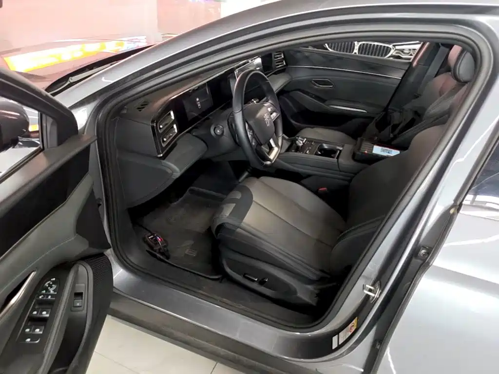 BYD Qin L — фото 16