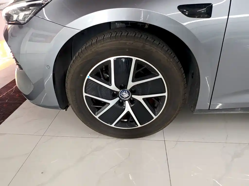 BYD Qin L — фото 23