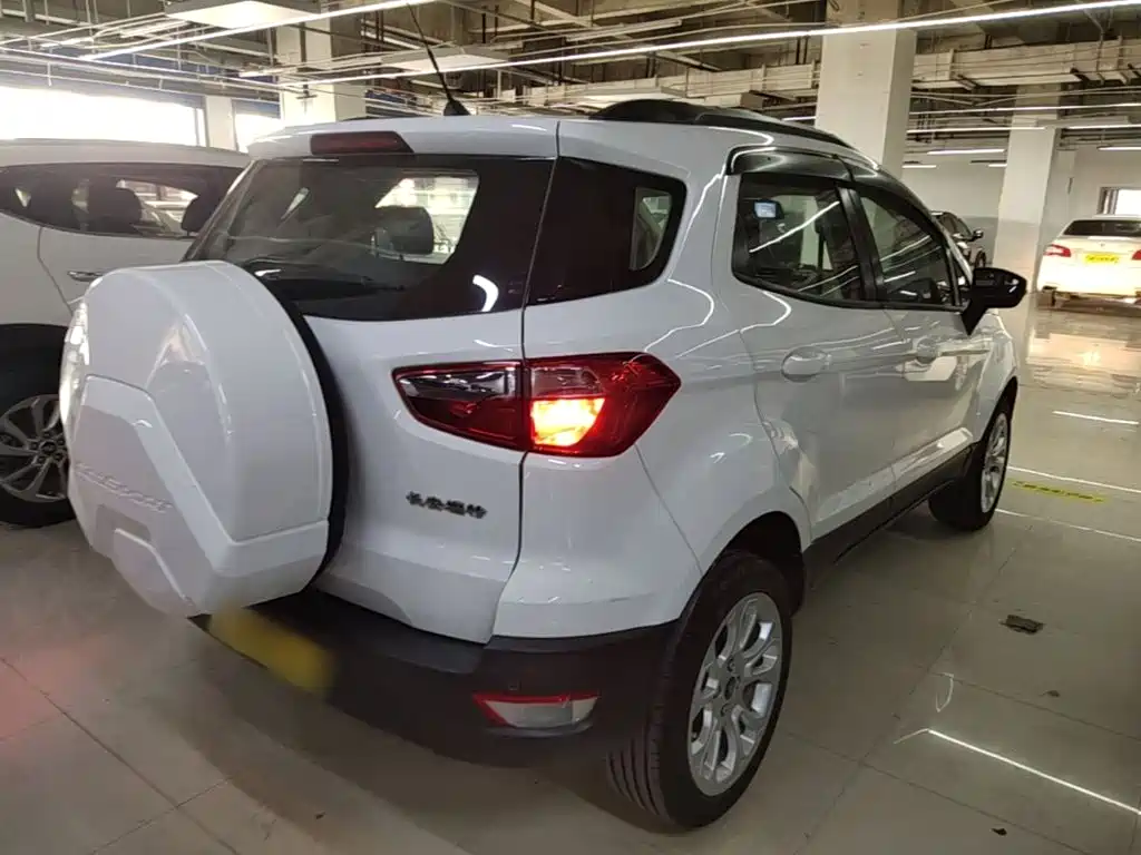 Ford Ecosport — фото 6
