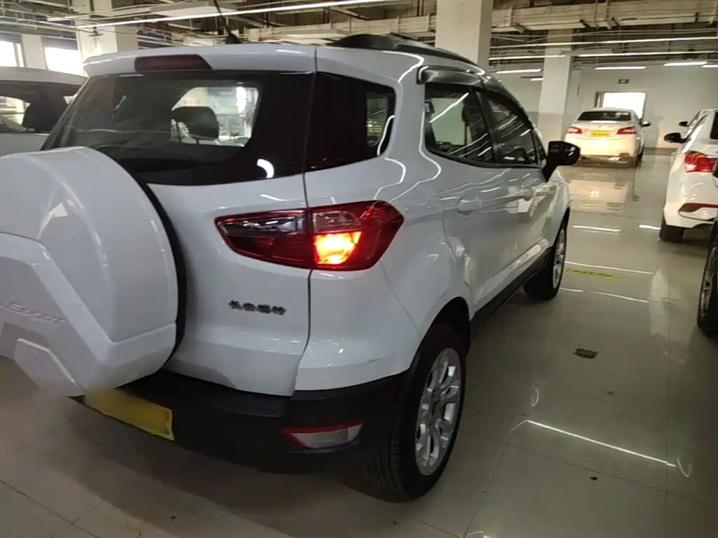 Ford Ecosport — фото 7