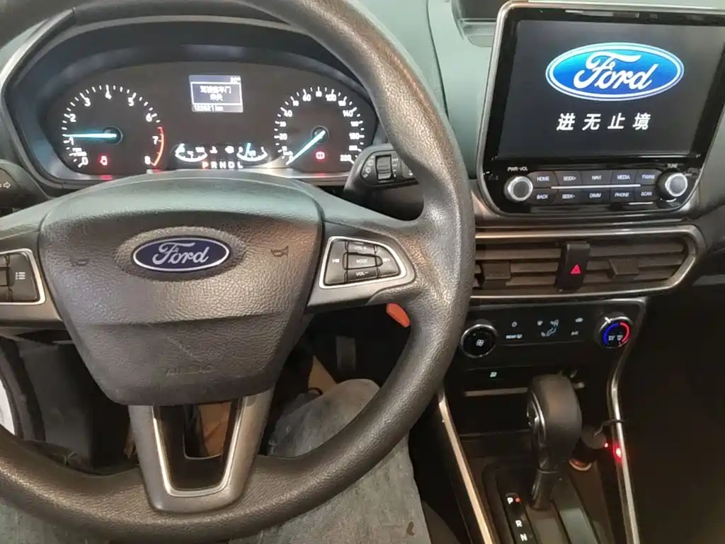 Ford Ecosport — фото 9
