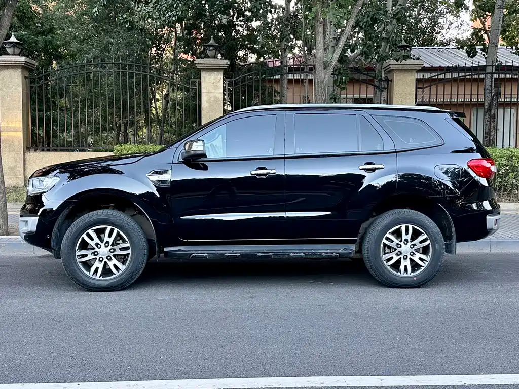 Ford Everest — фото 3
