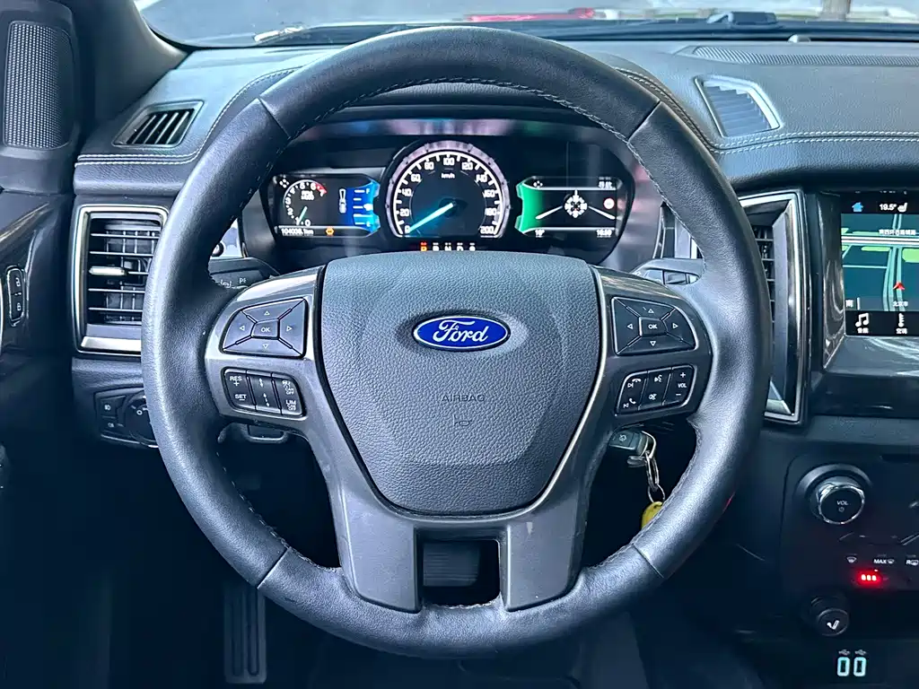 Ford Everest — фото 7
