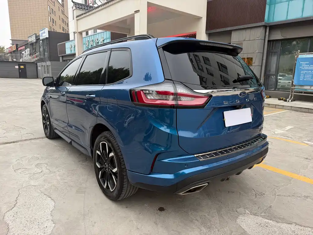 Ford Edge — фото 9