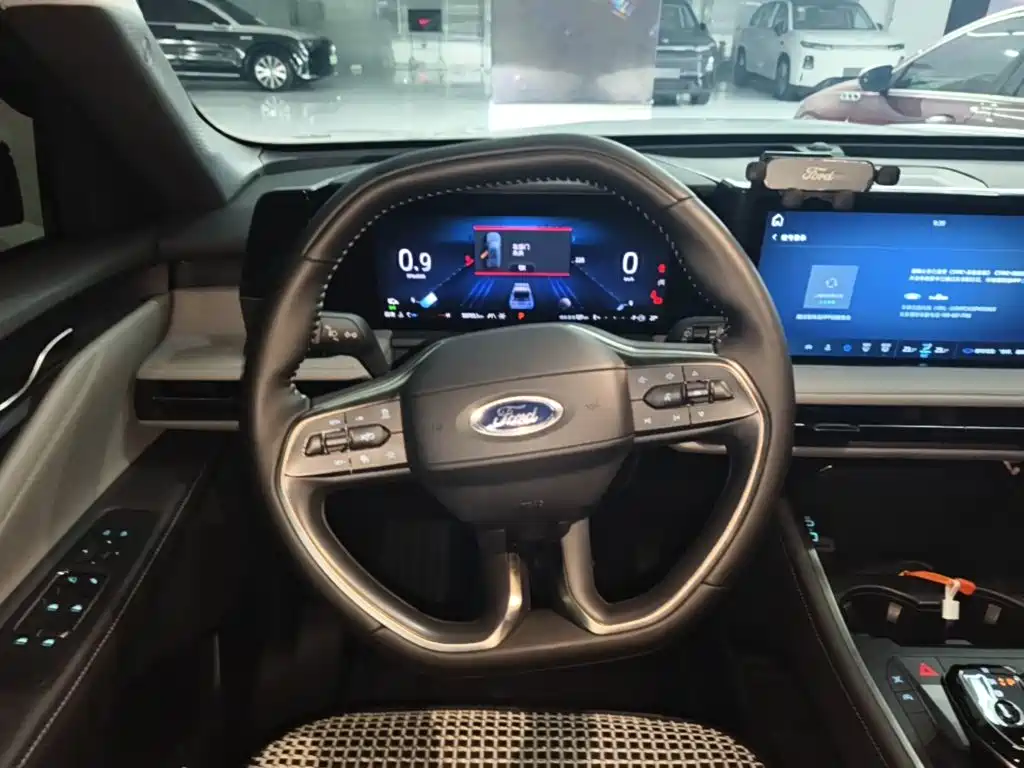 Ford Edge — фото 10