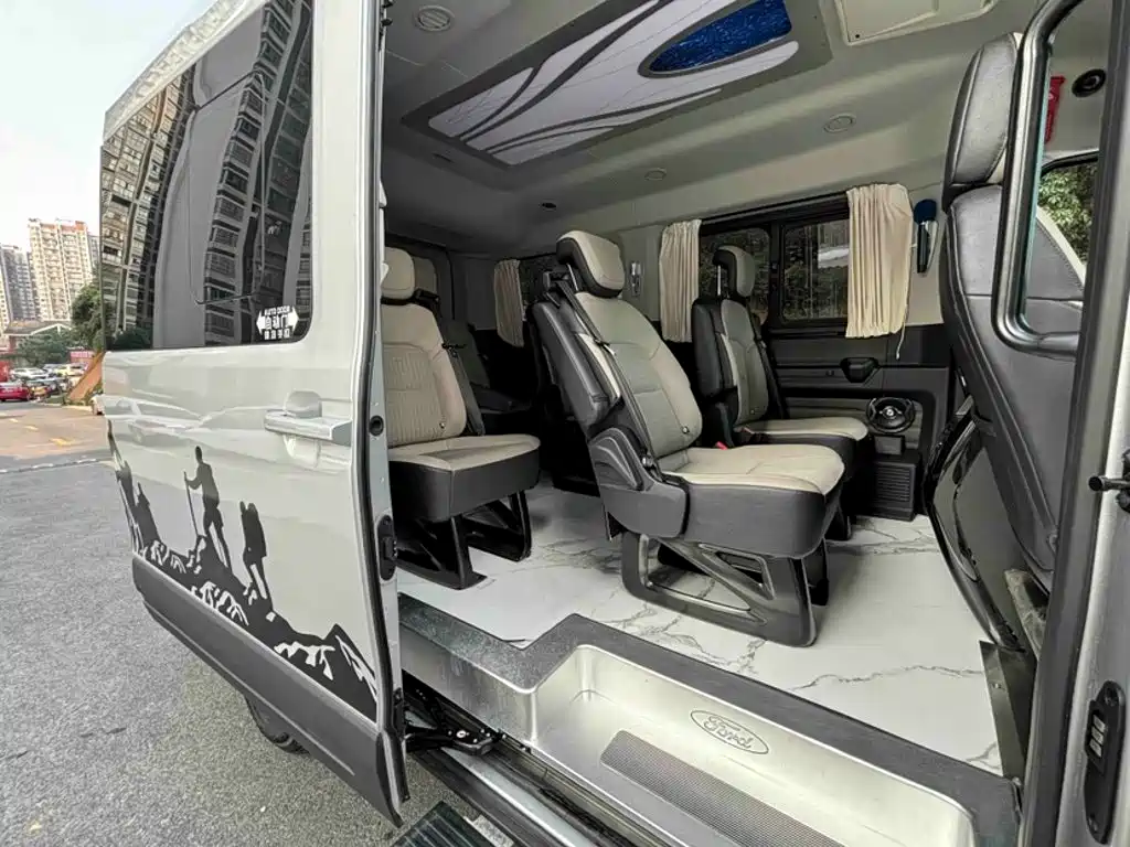 Ford Transit T8 — фото 2