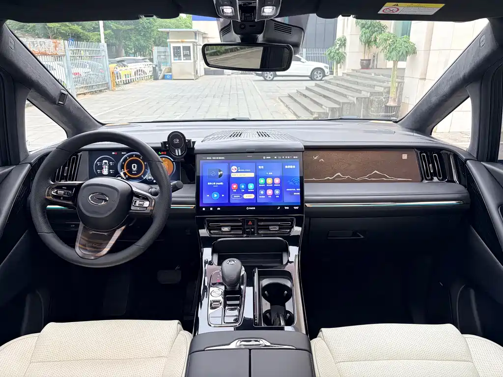 GAC Motor Trumpchi M8 — фото 8