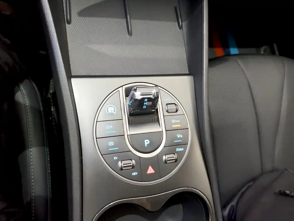 BYD Seal 05 DM-i — фото 14