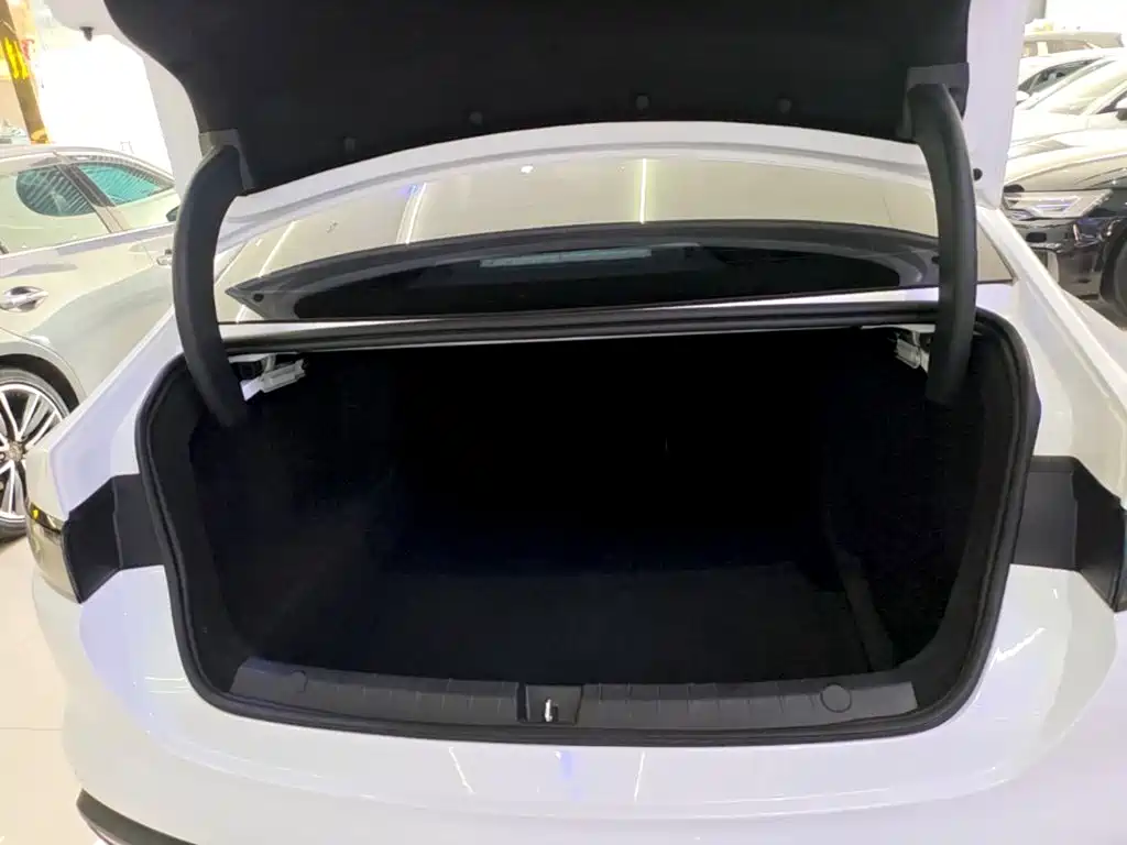 BYD Seal 05 DM-i — фото 19