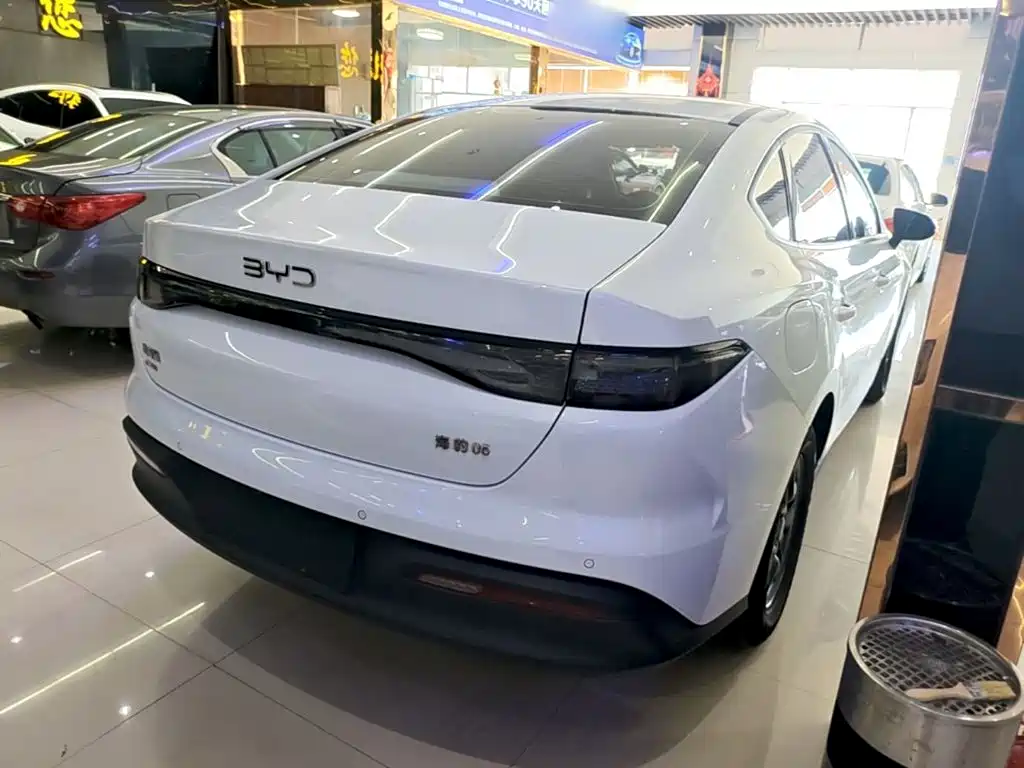 BYD Seal 05 DM-i — фото 7