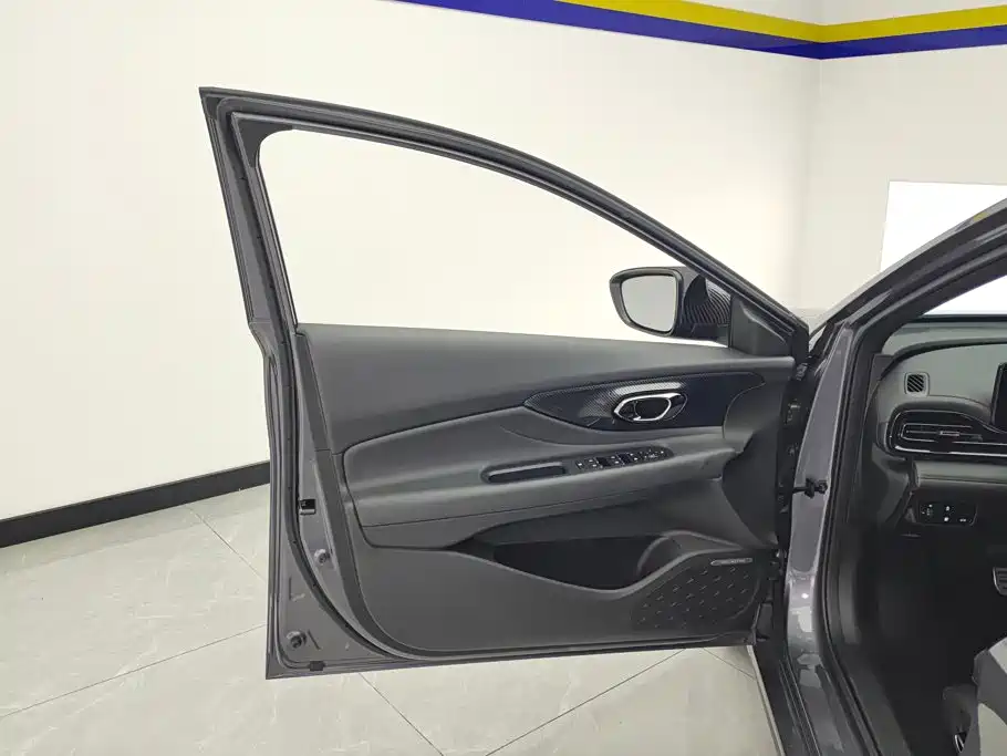 GAC Motor Shadow Leopard — фото 7