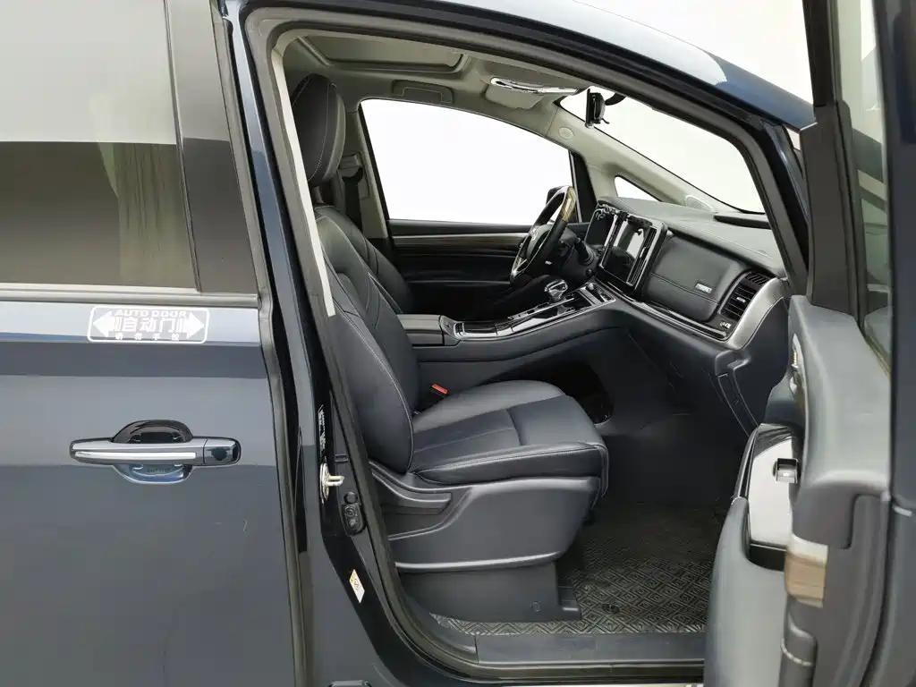 GAC Motor Trumpchi M8 — фото 23
