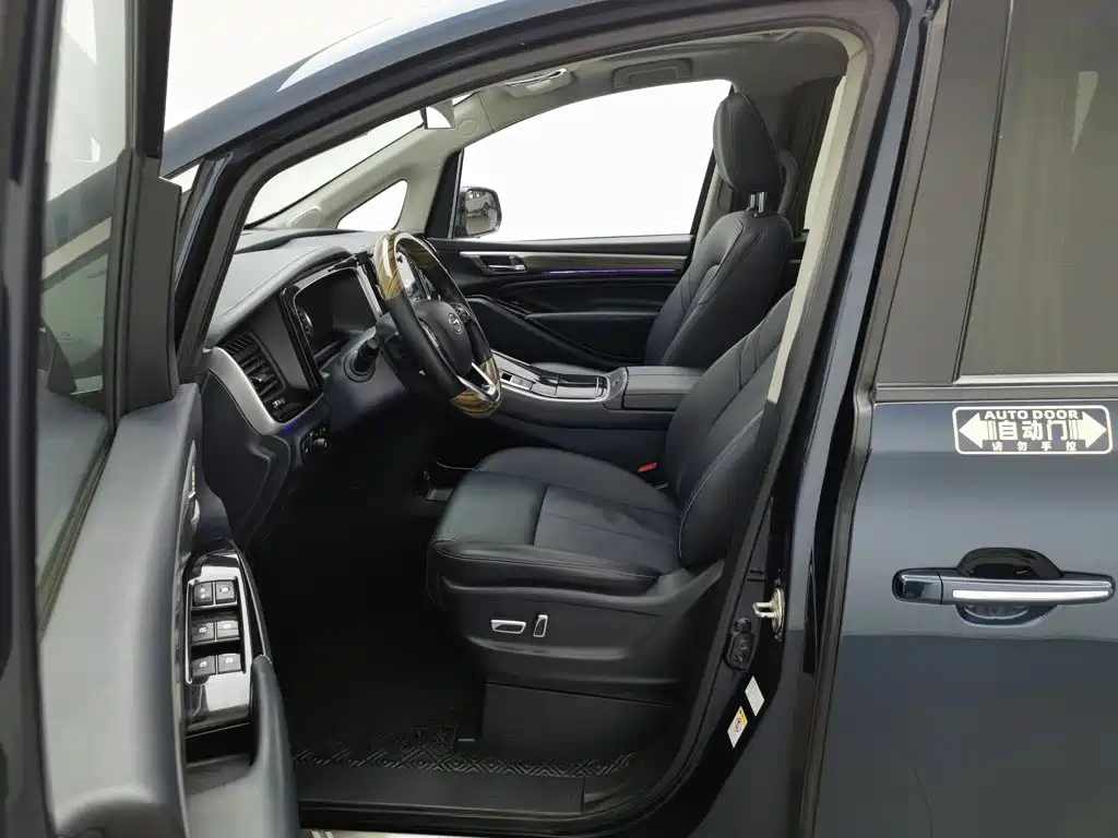GAC Motor Trumpchi M8 — фото 10