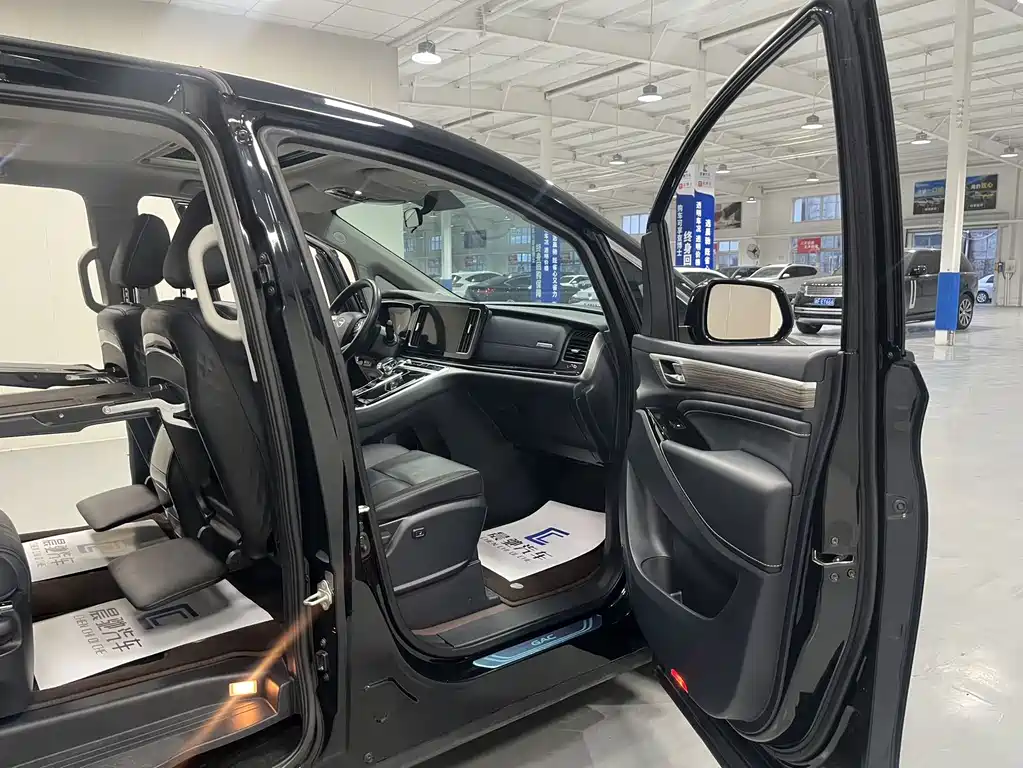 GAC Motor Trumpchi M8 — фото 10