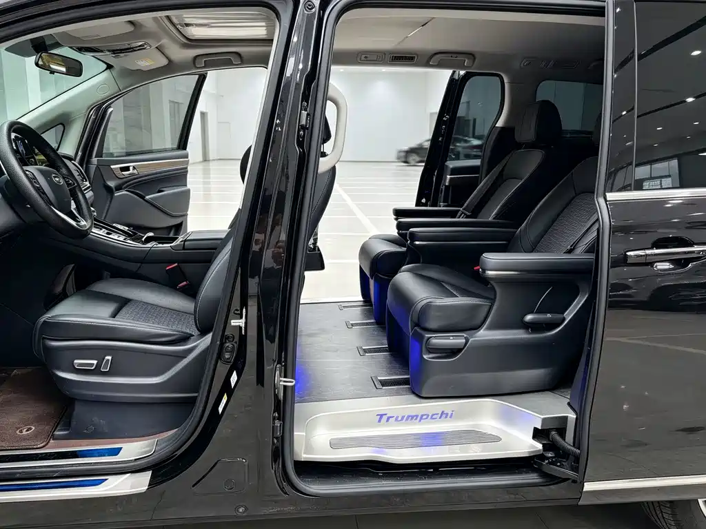 GAC Motor Trumpchi M8 — фото 10