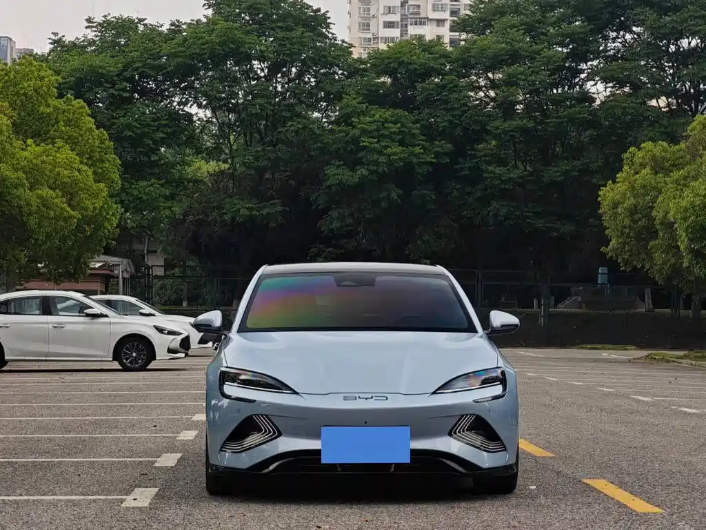 BYD Seal — фото 2
