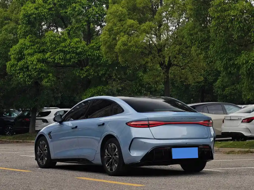 BYD Seal — фото 9