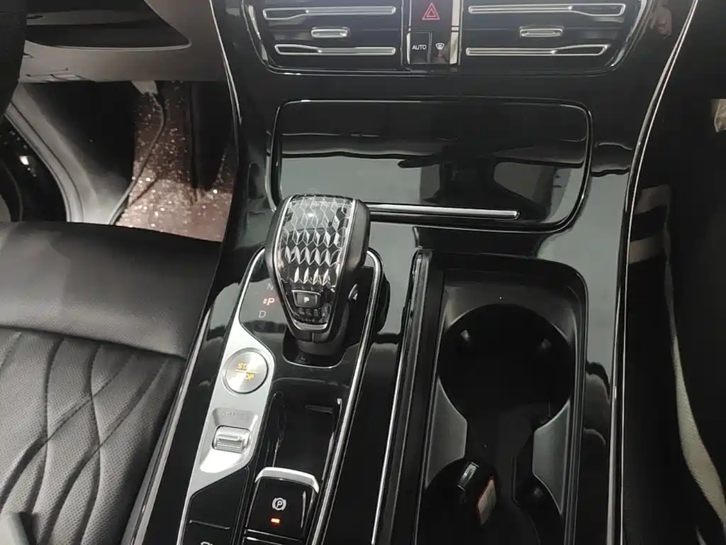 GAC Motor Trumpchi M8 — фото 13