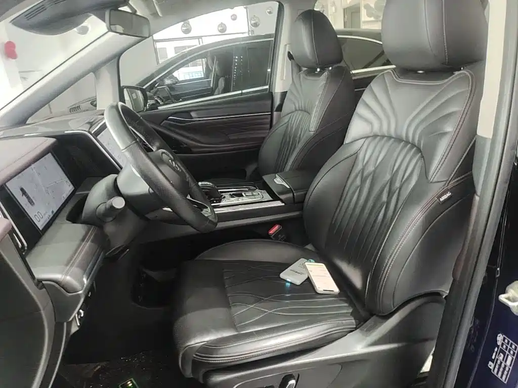 GAC Motor Trumpchi M8 — фото 14