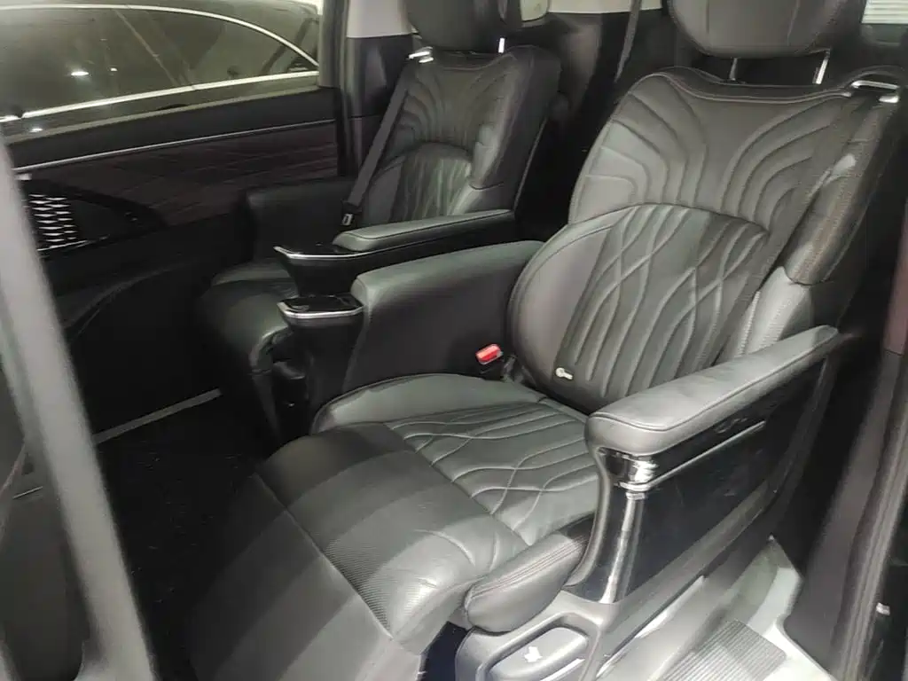 GAC Motor Trumpchi M8 — фото 16