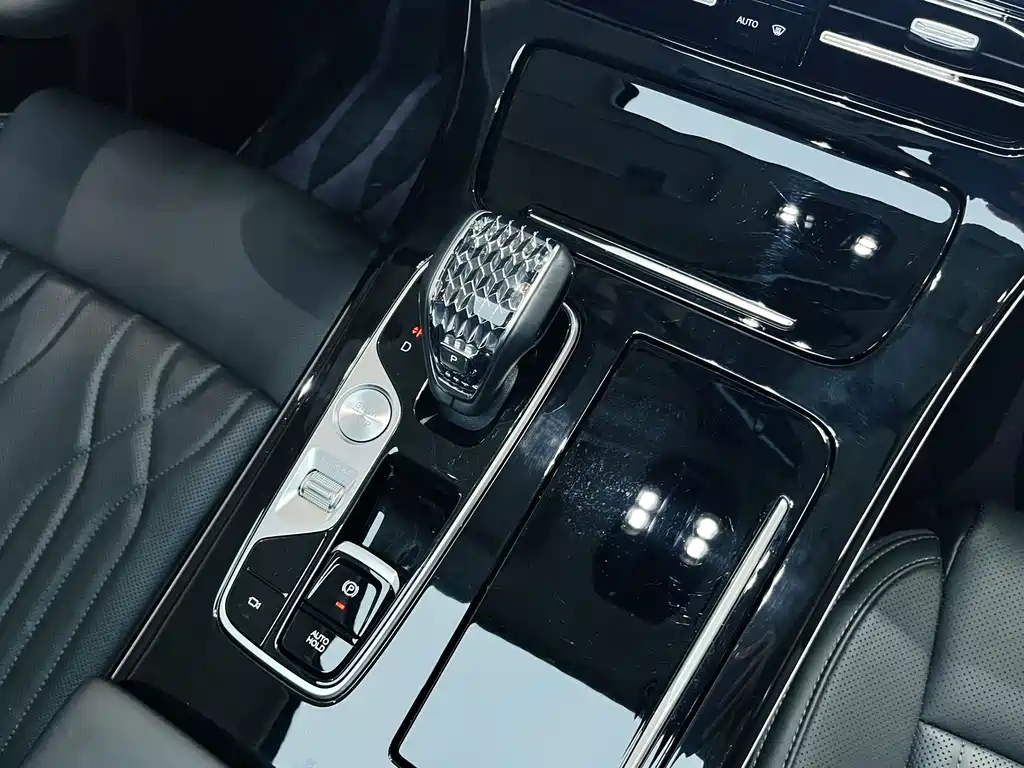 GAC Motor Trumpchi M8 — фото 10