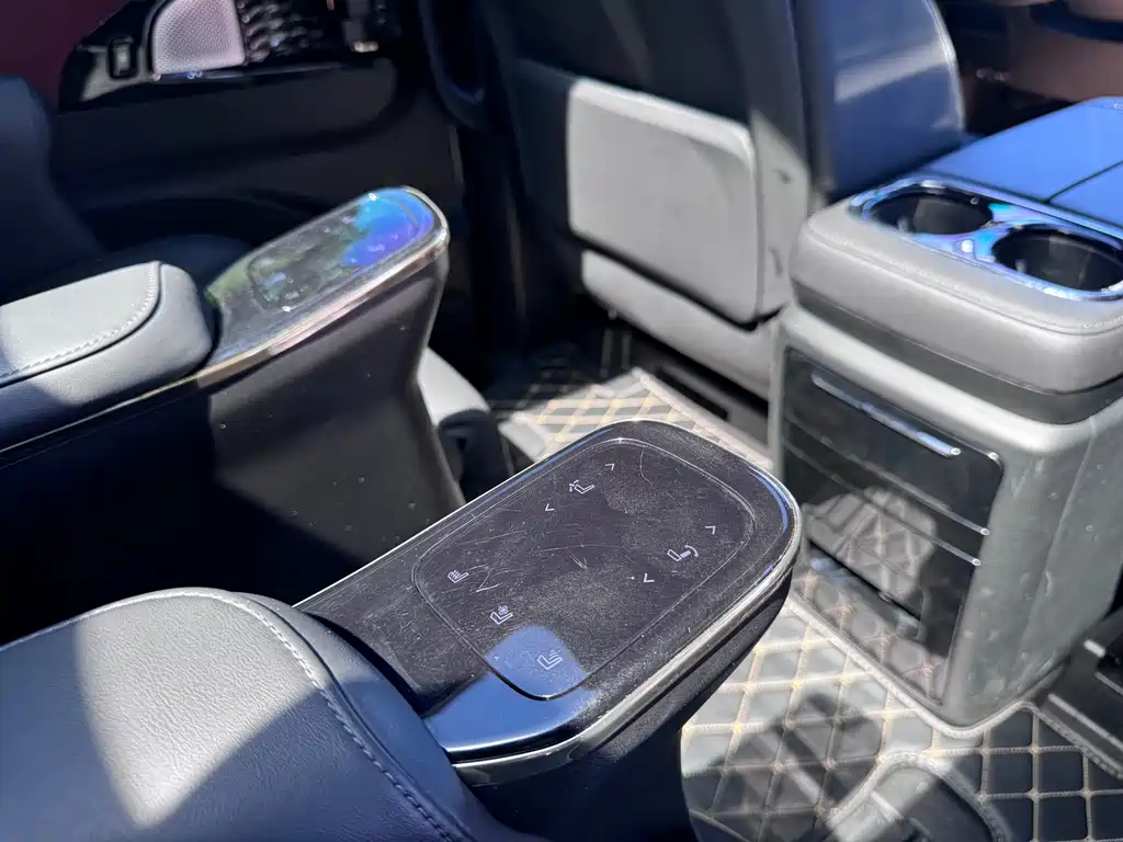 GAC Motor Trumpchi M8 — фото 18