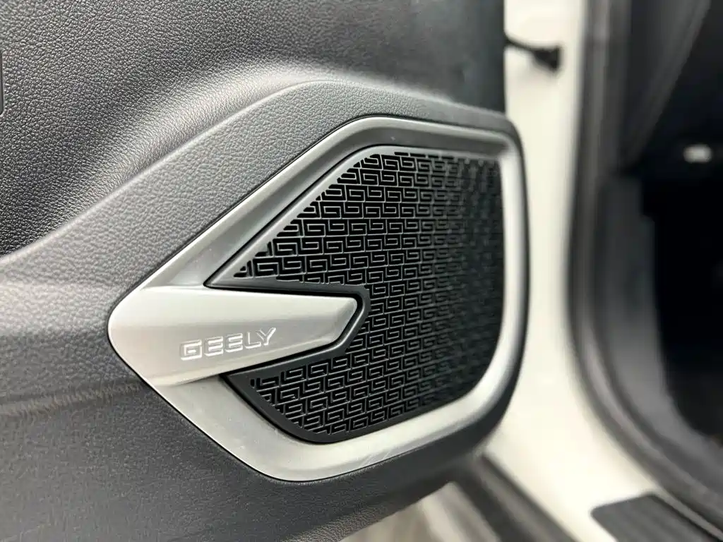 Geely Vision X6 — фото 9