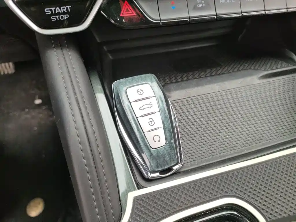 Geely Monjaro — фото 11
