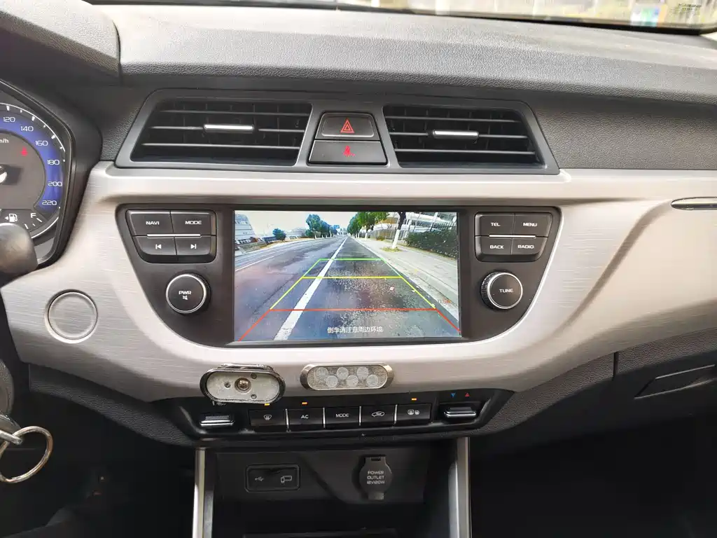 Geely Vision X3 — фото 14
