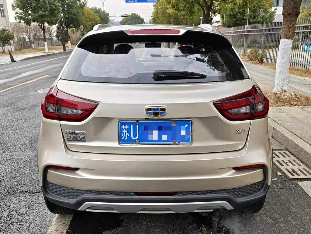 Geely Vision X3 — фото 4