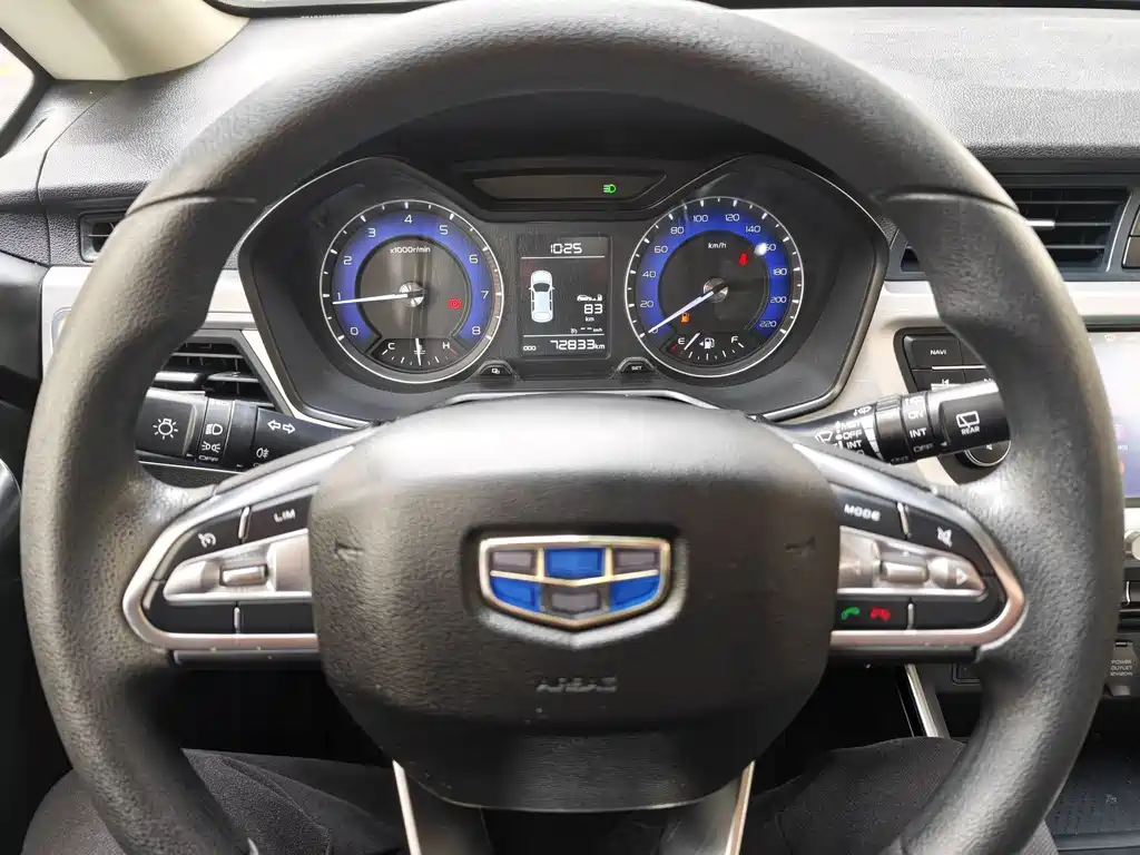 Geely Vision X3 — фото 10