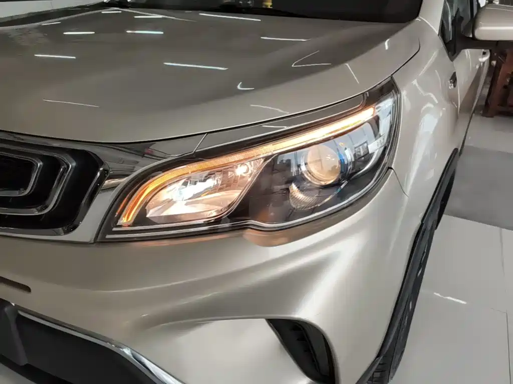 Geely Vision X3 — фото 23