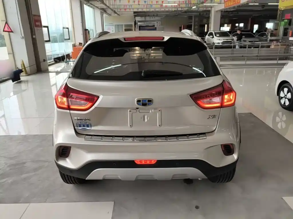 Geely Vision X3 — фото 5